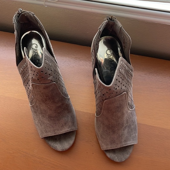 Carlos Santana Libbie Doe booties - Picture 3 of 6